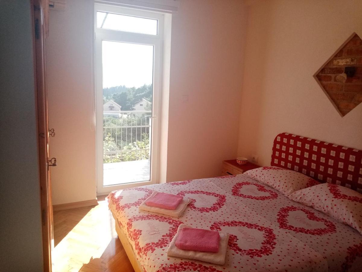 Apartmani Bosco 티바트 외부 사진